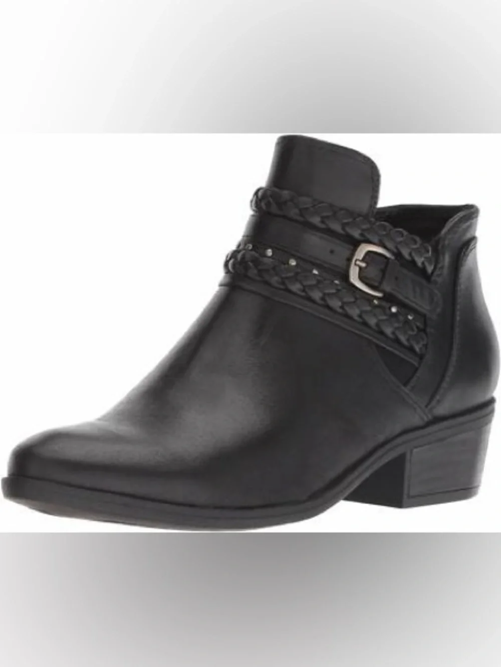 Baretraps Giles boots feature a braided strap detail and a side buckle size 8M